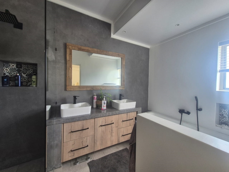 3 Bedroom Property for Sale in Blue Mountain Village Western Cape